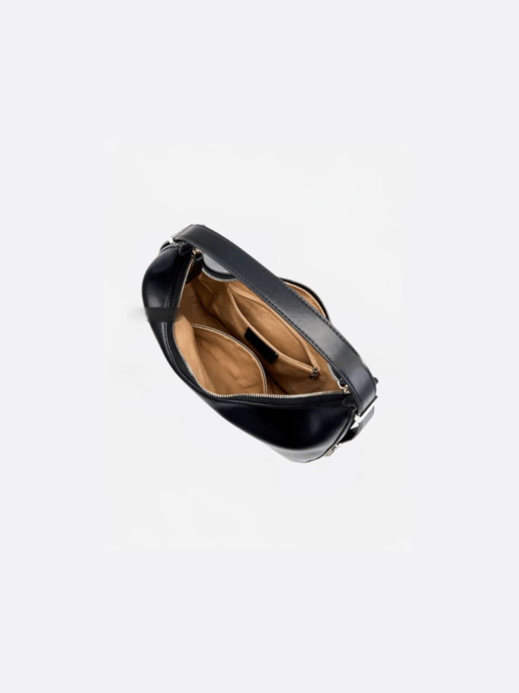 Bolso grande de piel con forma de media luna<br> Magna