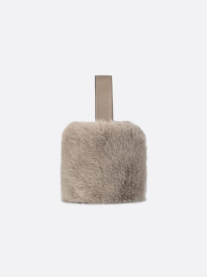 Bolso con pelo sintético