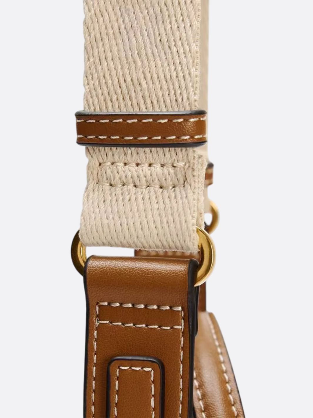 Bolso de lona y piel.