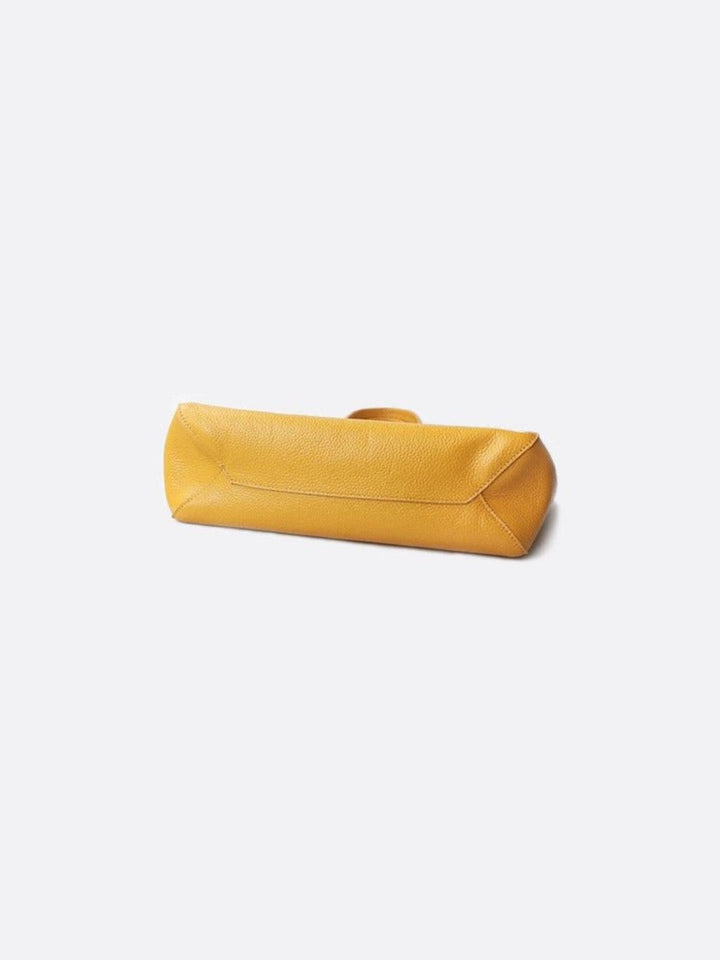Bolso de mano de piel suave<br> Escala