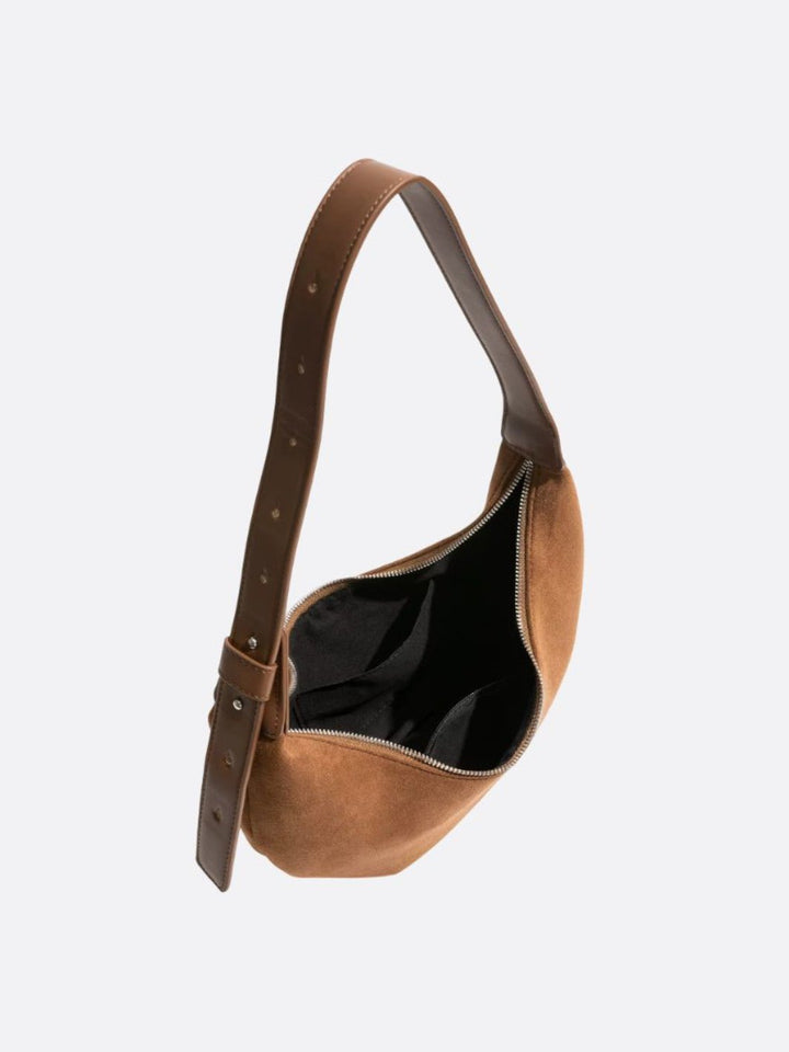 Bolso de ante en forma de media luna