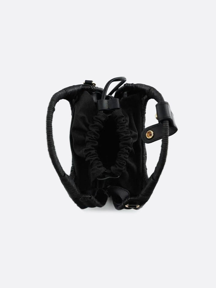 Bolso de ratán negro