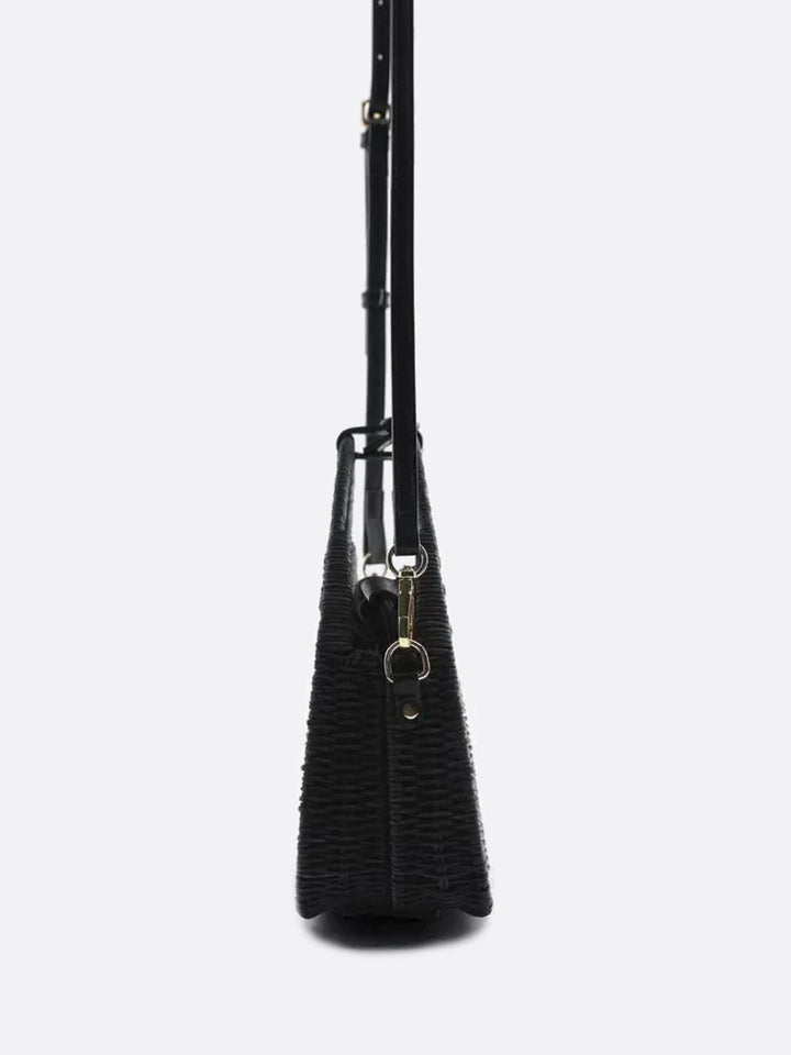 Bolso de ratán negro